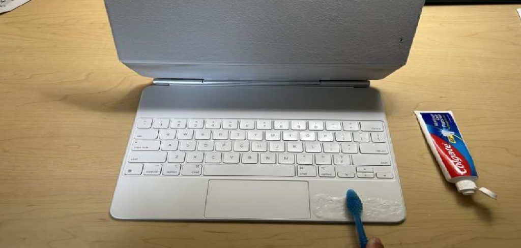 How to Clean Keyboard on MacBook Pro