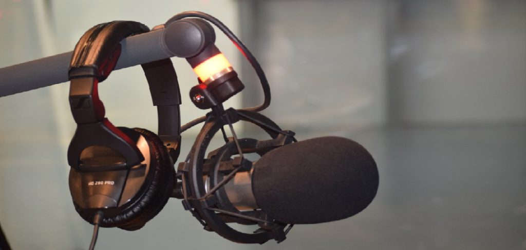 How to Hang Lamicall Headphone Stand