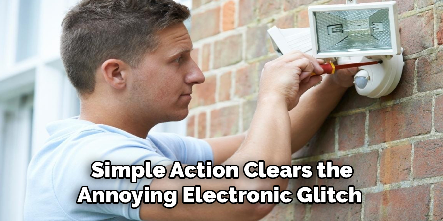 Simple Action Clears the
Annoying Electronic Glitch 